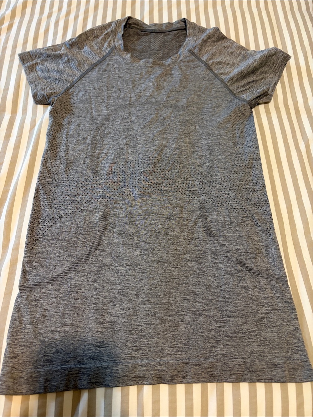 lululemon athletica Heathered Gray Short Sleeve Performance Tee